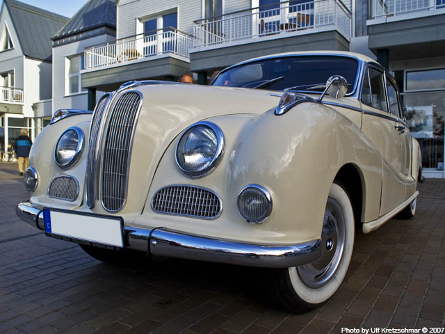 BMW (V8)